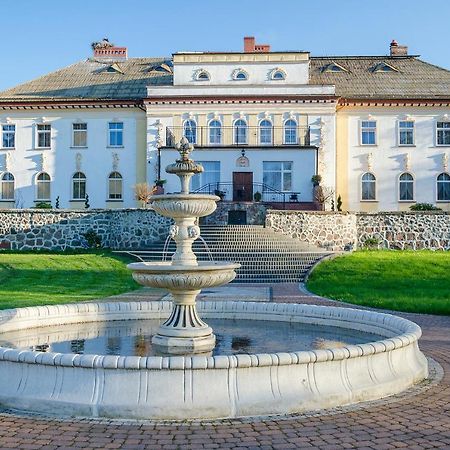 Palac Pod Bocianim Gniazdem Runowo  Exterior photo