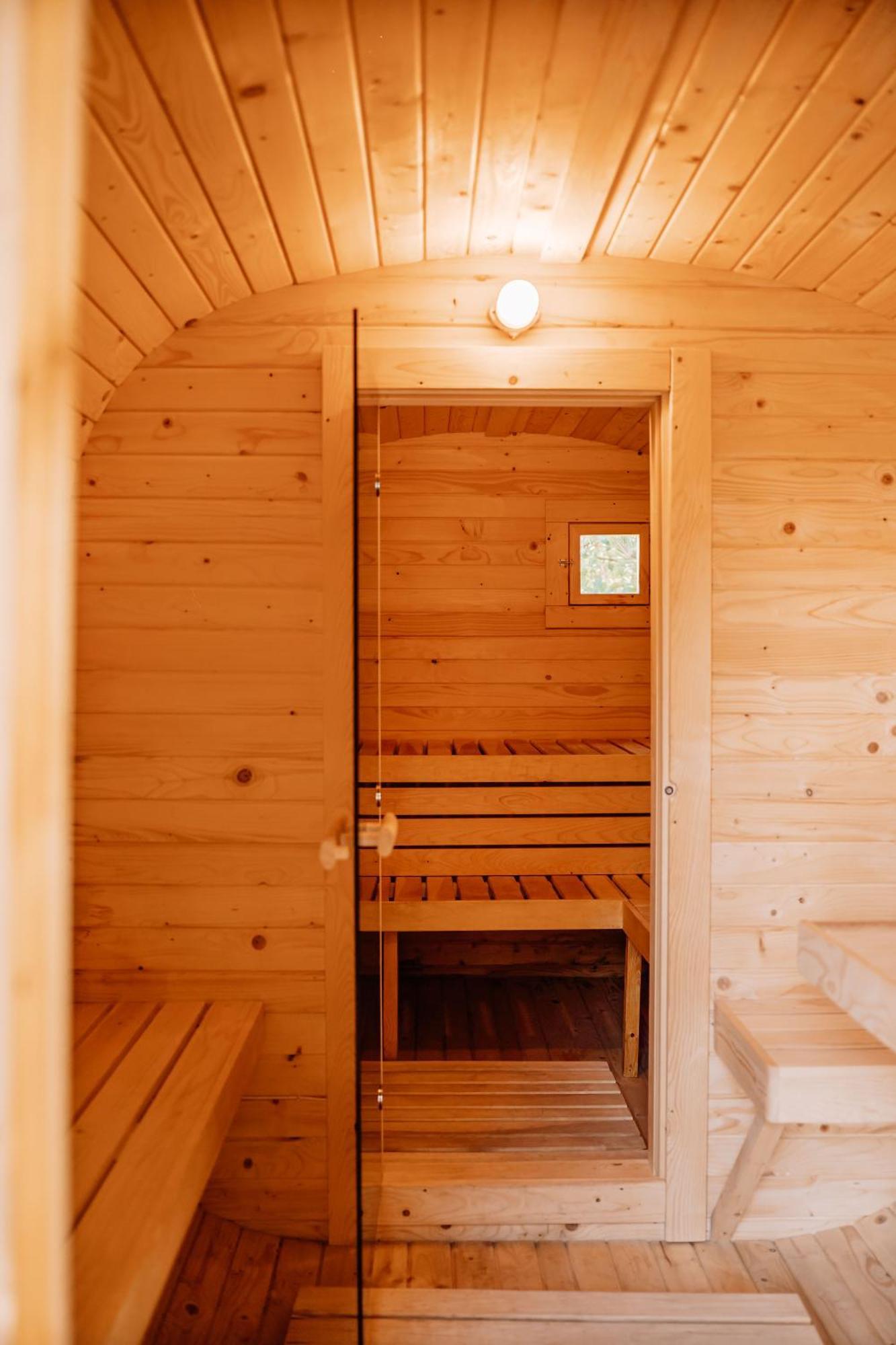 Palac Pod Bocianim Gniazdem Runowo  Exterior photo